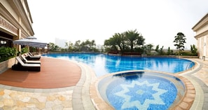 Piscine extérieure