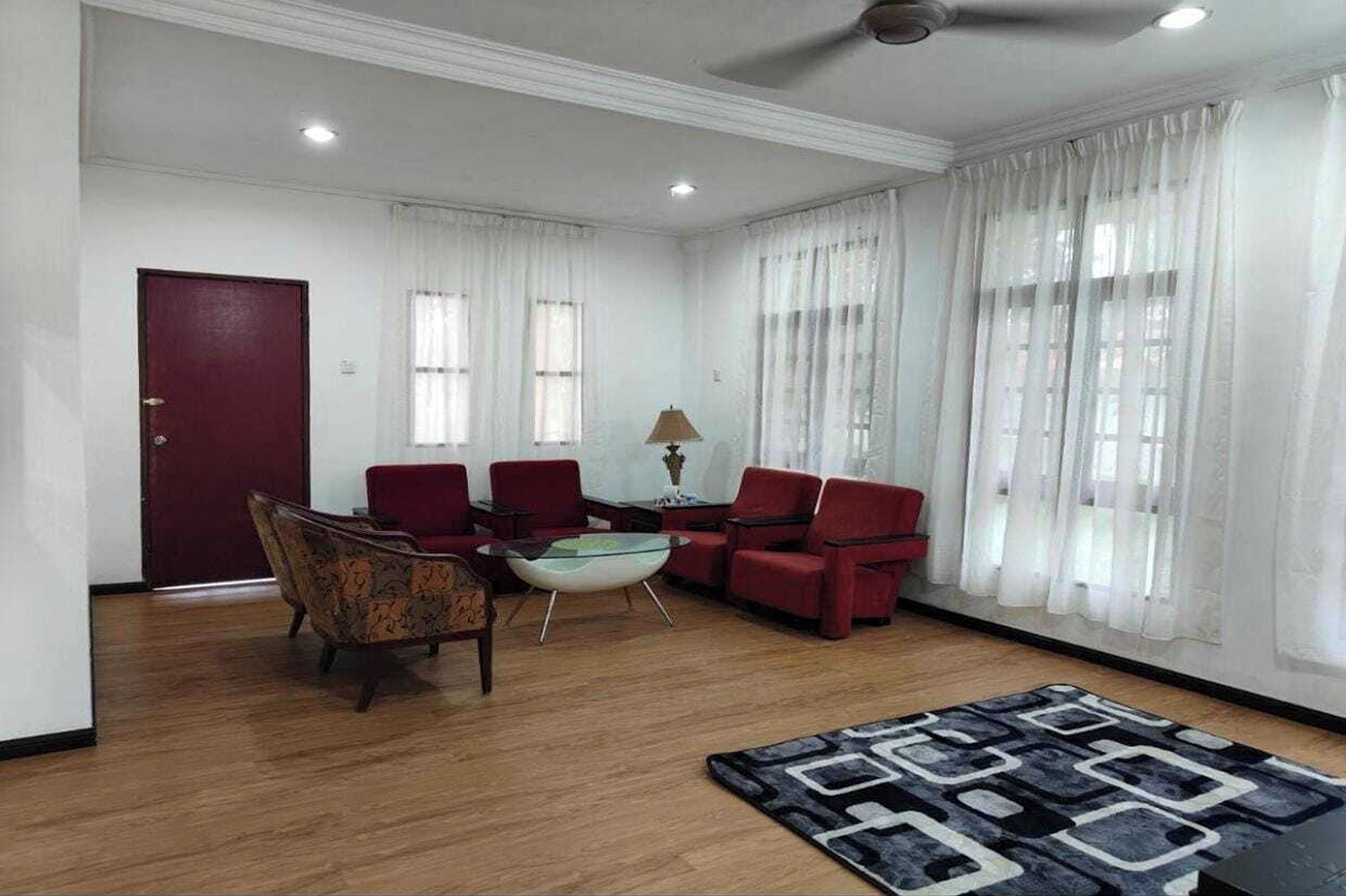 テレビ、卓球台