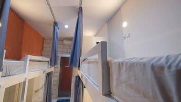 Wi-Fi gratis dan seprai linen