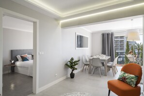 3 makuuhuonetta, silitysrauta/-lauta, Wi-Fi, vuodevaatteet