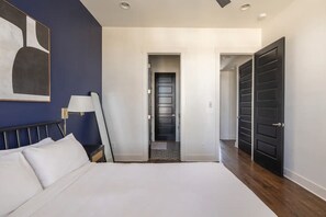 3 chambres, fer et planche à repasser, Wi-Fi, draps fournis