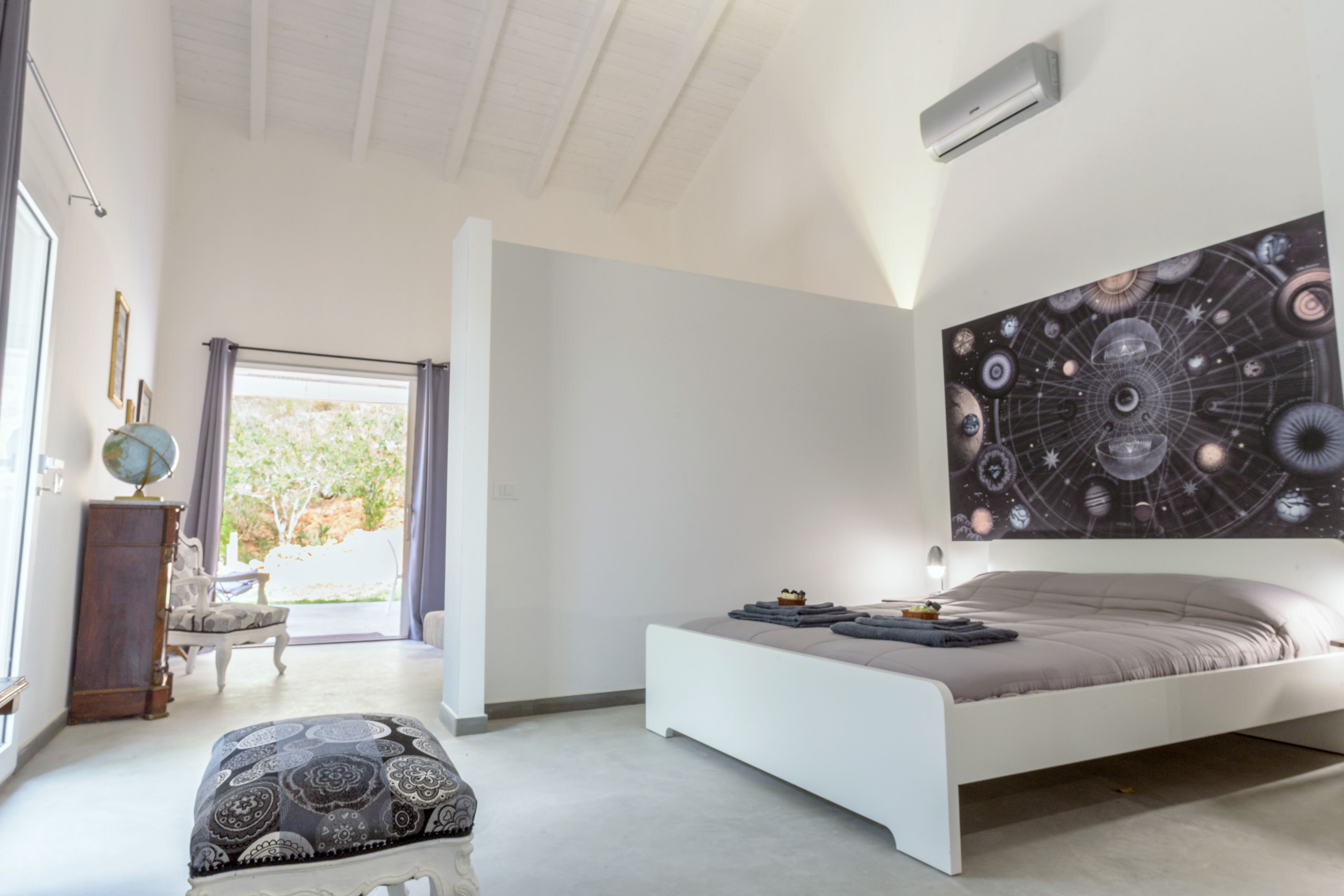 1 habitación, ropa de cama hipoalergénica y decoración personalizada 