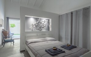 Premium Suite, 1 Queen Bed with Sofa bed, Garden View | 1 bedroom, hypo-allergenic bedding, individually decorated - Naturarte Suites (Terrasini)