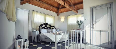 Chambre Romantique, vue colline