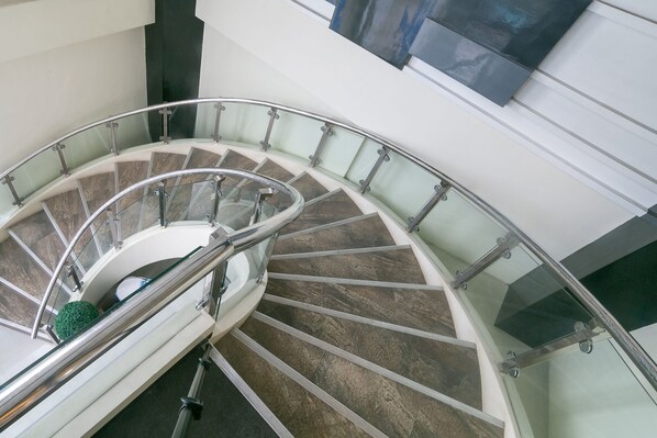 Staircase - OYO 183 JRJF Hotel (Tagum)