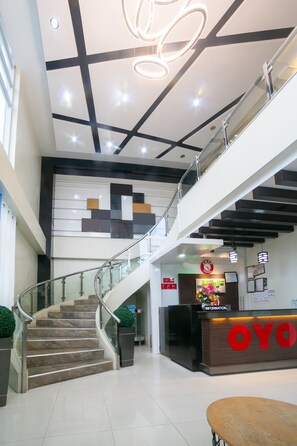 Staircase - OYO 183 JRJF Hotel (Tagum)