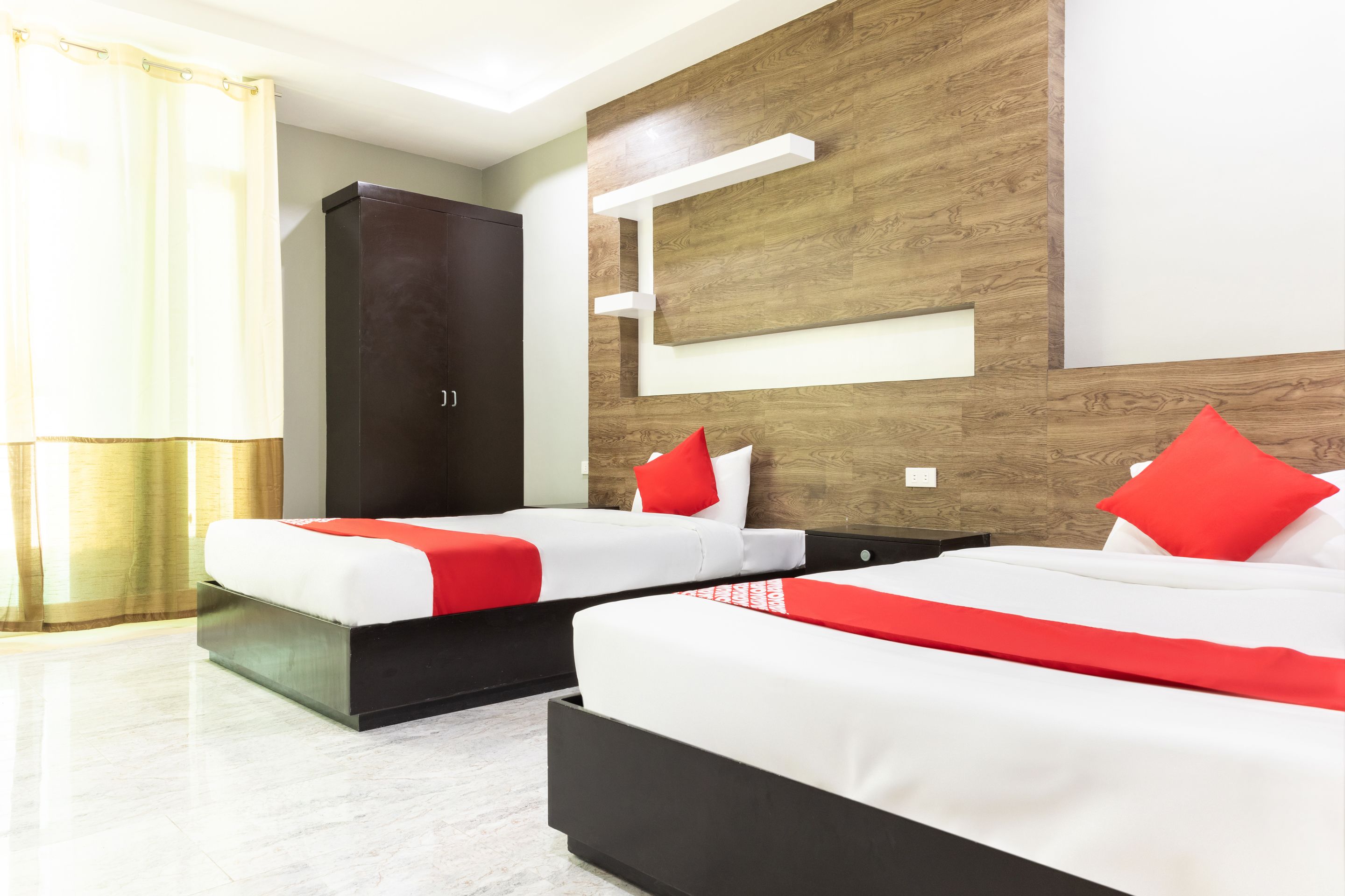 Free WiFi, bed sheets