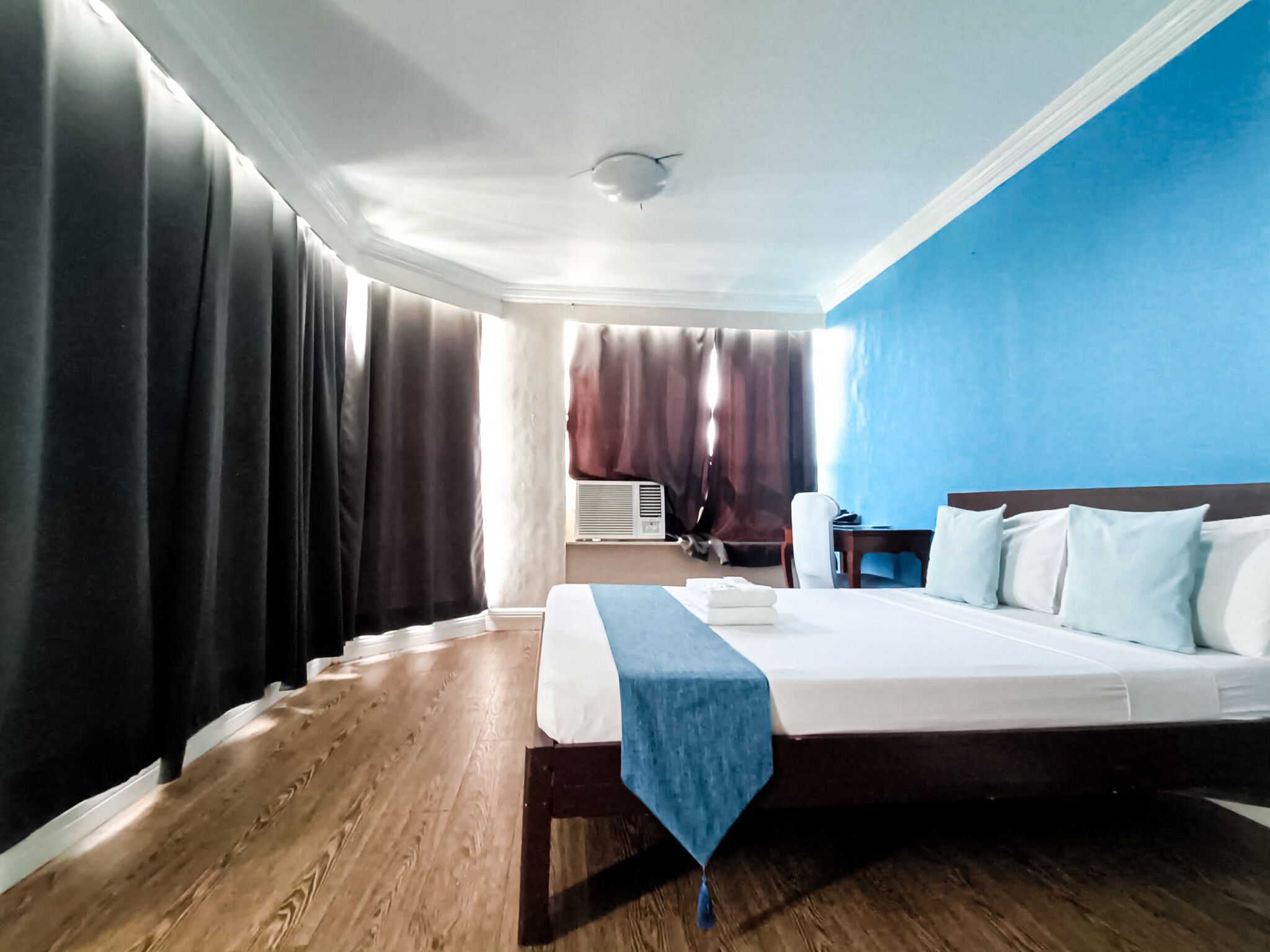 deluxe double room | minibar, individually decorated, individually furnished, free wifi