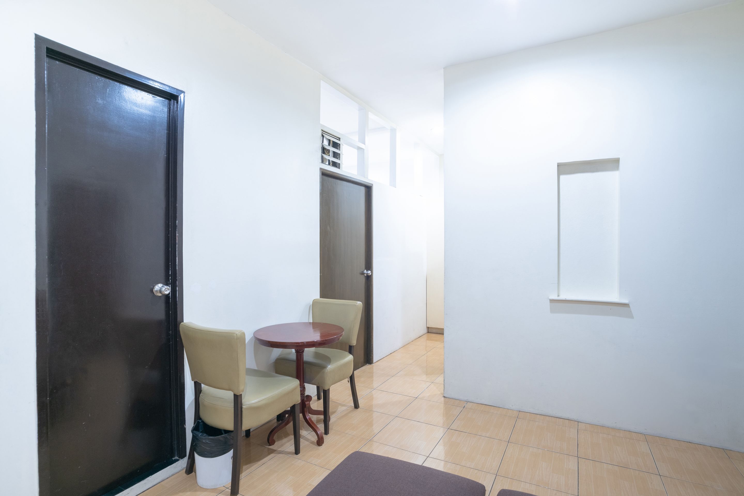 premier family room | in-room dining