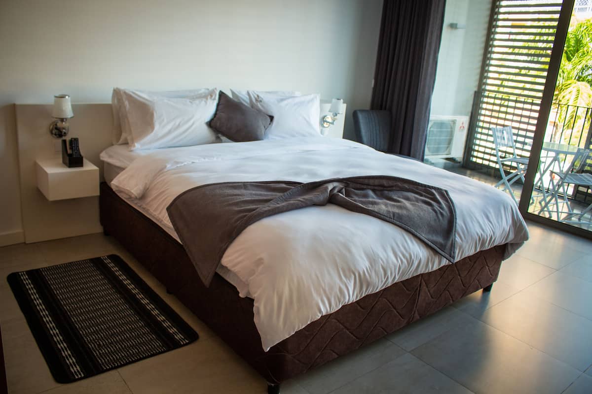 Superior Apartment | 1 bedroom, in-room safe, soundproofing, free WiFi