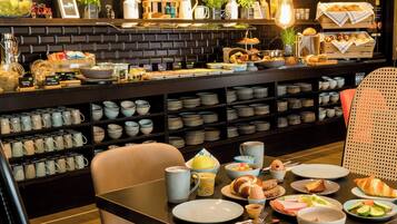 Daily buffet breakfast for a fee