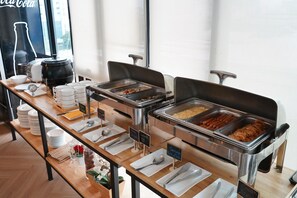 Engelsk frokost hver dag (THB 250 per person)