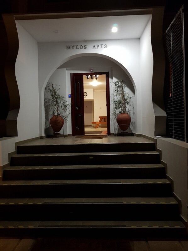 Entrada al alojamiento