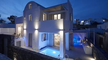 Villa Luxe, vue piscine | Façade de lâhĂ©bergement - soirĂ©e/nuit