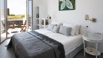 Luksusvilla, bassengutsikt | 3 soverom, individuelt dekorert, individuelt innredet og skrivebord