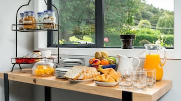 Free daily continental breakfast