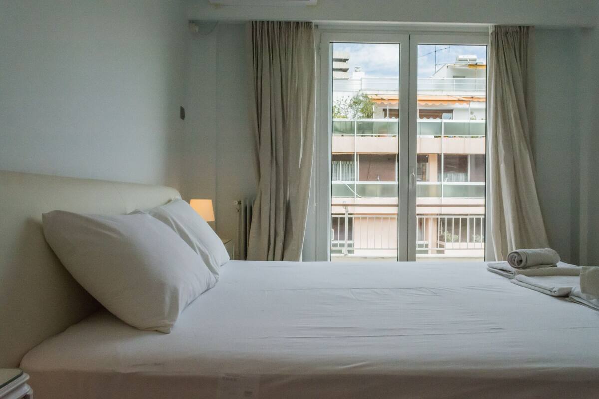 Apartment | Egyptian cotton sheets, premium bedding, down comforters