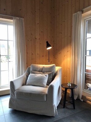 TV, fireplace - Stylish Lake house, outdoor hottub Lake view Close to nature. Pet friendly. (Våxtorp)