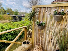 Apartamento conforto, vista para o canal | Sacada