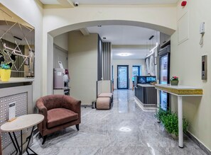Reception - Royal Taksim Suites (Istanbul)
