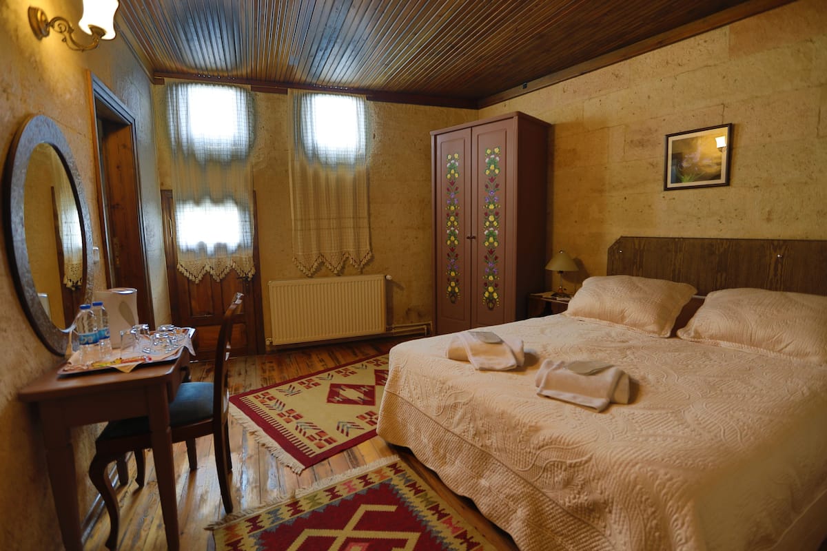 Standard Room (6 People) | Desk, free cribs/infant beds, rollaway beds, free WiFi