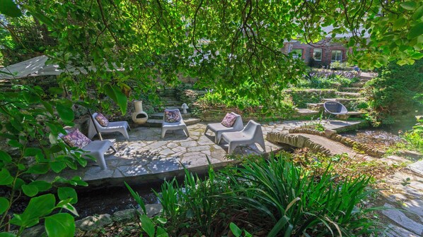 House (6 Bedrooms) | Interior