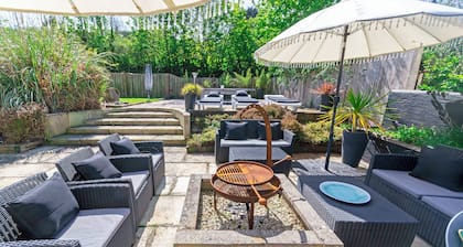 Shippenrill Croyde 6 Bedrooms, Sleeps 14, Hot Tub