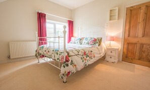 Cottage (3 Bedrooms) | 3 slaapkamers, een strijkplank/strijkijzer, gratis babybedden, reisbedje