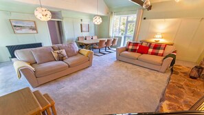 Cottage (6 Bedrooms) | Interior