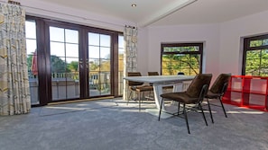 Mökki (6 Bedrooms) | Sisätilat