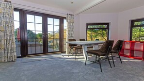 Cottage (6 Bedrooms) | Interior