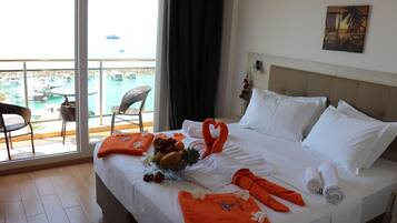 Family Room, Ocean View (Interconnecting Room) | Hypo-allergenic bedding, minibar, in-room safe, individually furnished