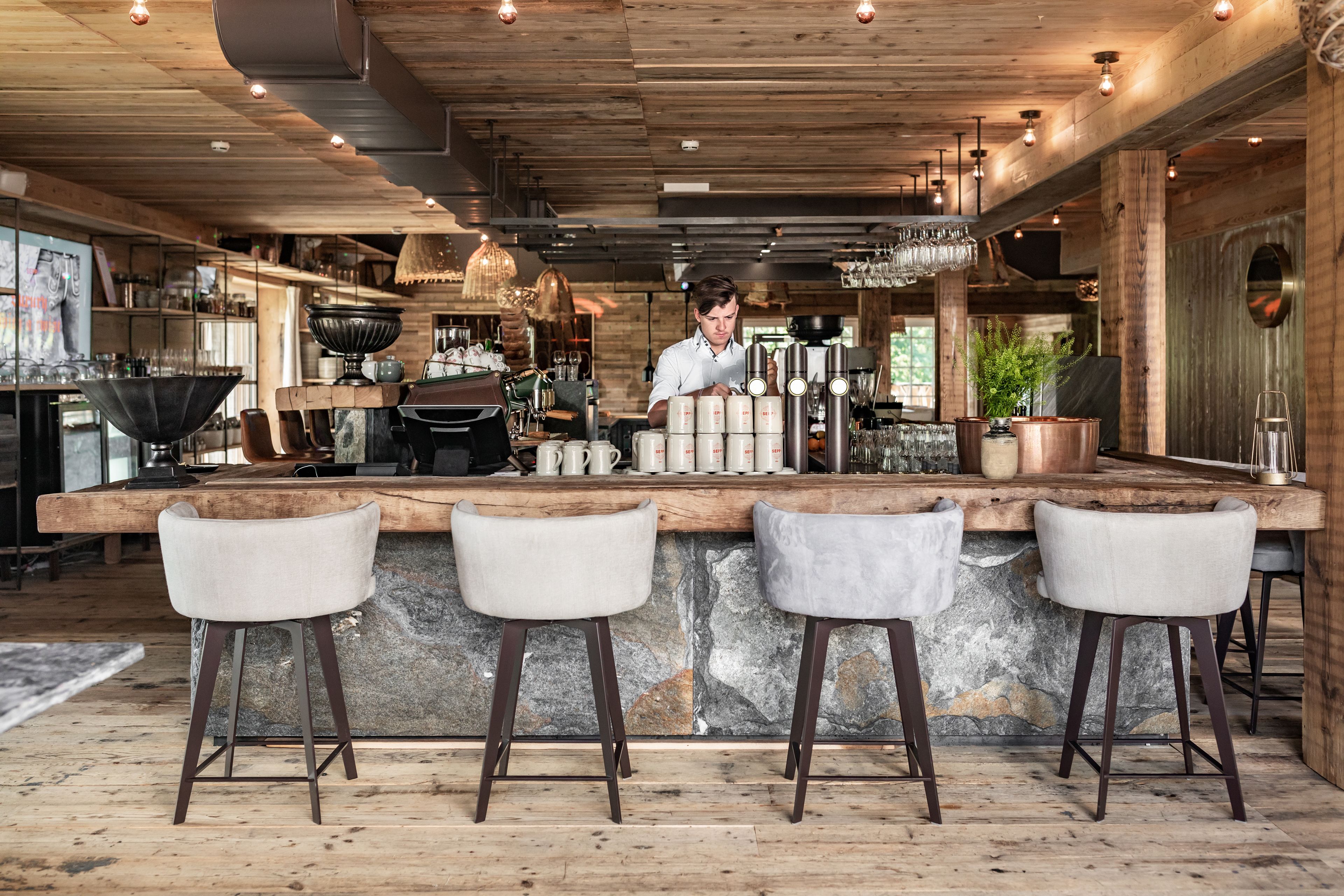Bar (in der Unterkunft)