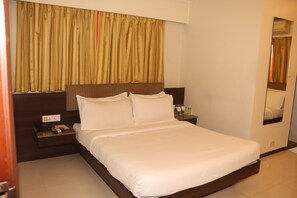 Suite room | Desk, free WiFi, bed sheets - Kyriad Hotel Indore (Indore)