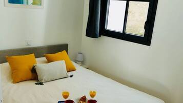 1 chambre, fer et planche à repasser, Wi-Fi gratuit, draps fournis