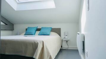 1 slaapkamer, een strijkplank/strijkijzer, gratis wifi, beddengoed