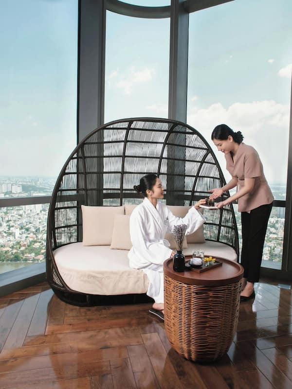 Sauna, hot tub, steam room, body treatments, body wraps, body scrubs