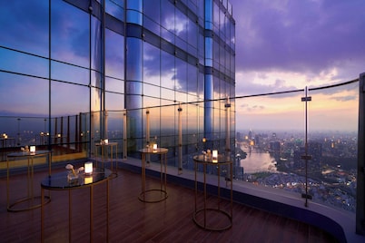 Vinpearl Landmark 81, Autograph Collection