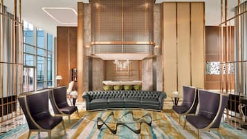 Presidential-sviitti, 2 makuuhuonetta (Club Lounge Access) | Olohuone | LED-televisio