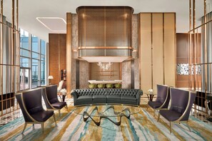 Phòng Suite Presidential, 2 phòng ngủ (Club Lounge Access) | Phòng khách | TV LED 