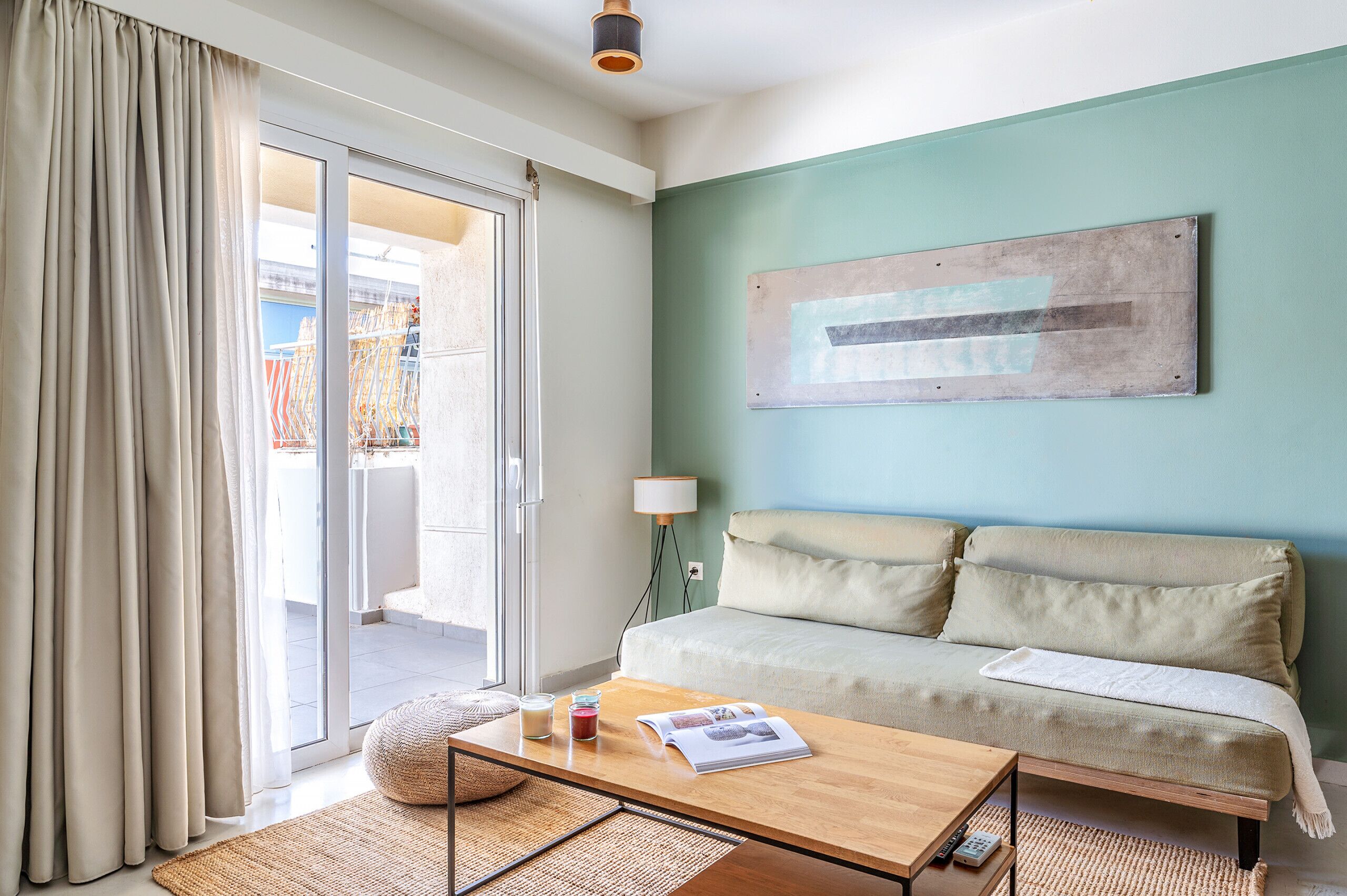 Leilighet, 1 soverom (3.2) | Oppholdsområde | En 60-centimeters TV med kabel-kanaler