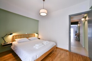 Apartment, 1 Bedroom (1.2) | 1 bedroom, in-room safe, desk, soundproofing