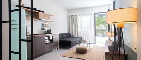 Apartment, 1 Bedroom (G2) | Bathroom | Shower, hair dryer, towels, soap