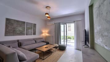 Leilighet, 1 soverom (1.2) | Oppholdsområde | En 60-centimeters TV med kabel-kanaler