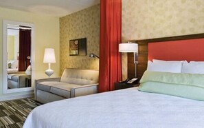 Hypo-allergenic bedding, in-room safe, desk, laptop workspace - Home2 Suites by Hilton Portland Hillsboro (Hillsboro)