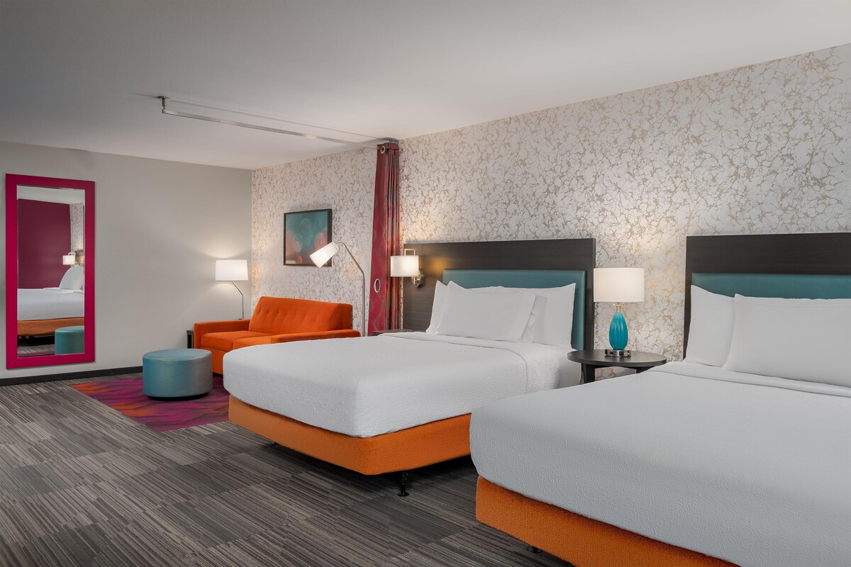 Hypo-allergenic bedding available, in-room safe, desk, laptop workspace