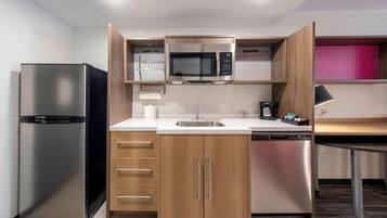 Studio, 2 Queen Beds, Non Smoking | Hypo-allergenic bedding, in-room safe, desk, laptop workspace