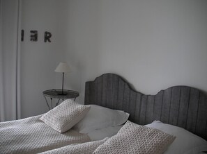 2 bedrooms, WiFi, bed sheets, wheelchair access