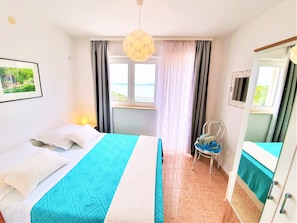 3 chambres, fer et planche à repasser, Wi-Fi, draps fournis