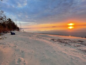 On the beach, sun loungers - Summer Sand & Fun Beachfront Vacation Traverse City In Cottage (Traverse City)
